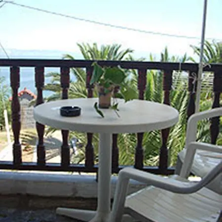 Alexandros Apartment *