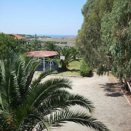 Alexandros Apartment *