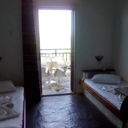 Alexandros Apartment *