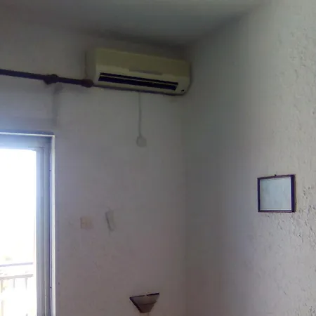 Alexandros Apartment *